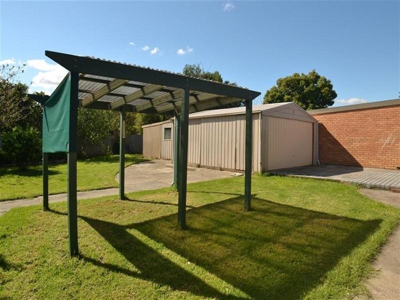 9 Caledonia Crescent, Mulgrave VIC 3170