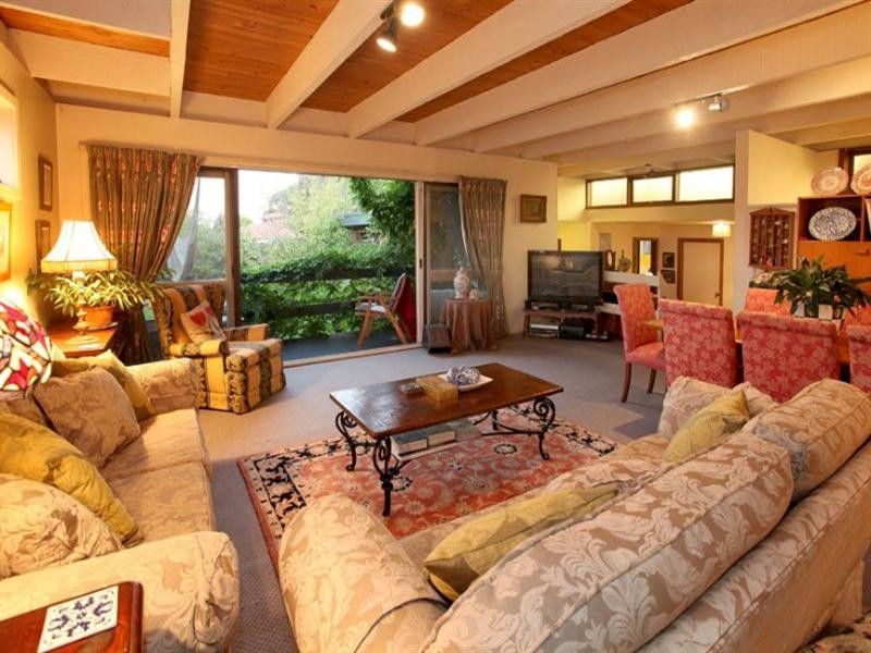 37 Highvale Road, Glen Waverley VIC 3150