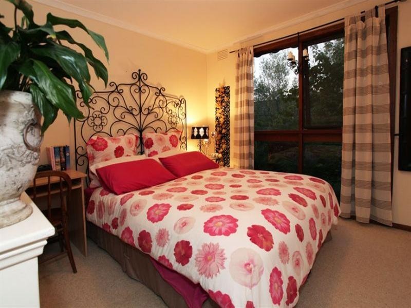 37 Highvale Road, Glen Waverley VIC 3150