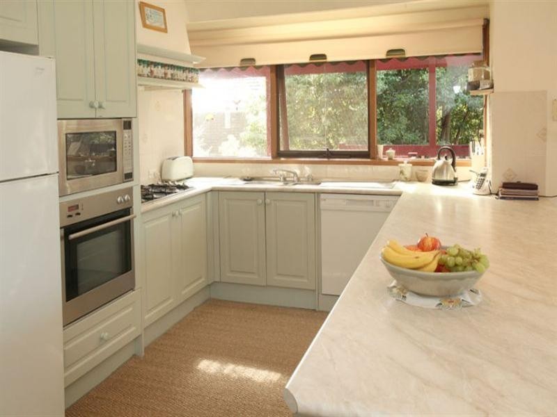 5 Darvell Close, Wheelers Hill VIC 3150