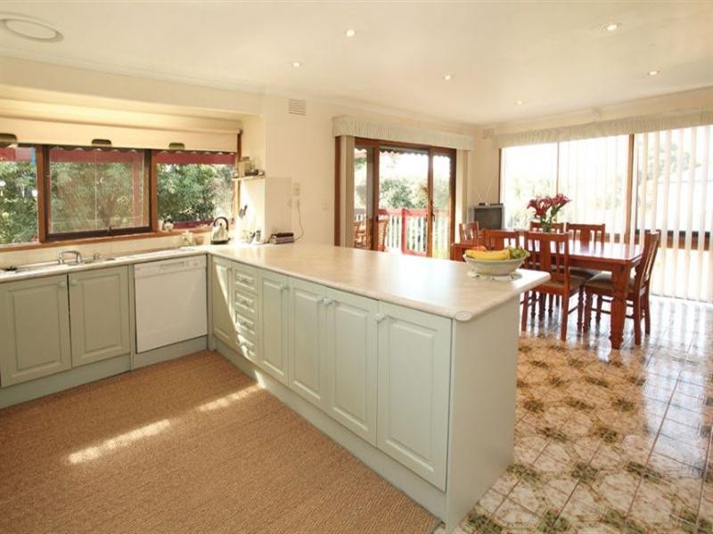 5 Darvell Close, Wheelers Hill VIC 3150