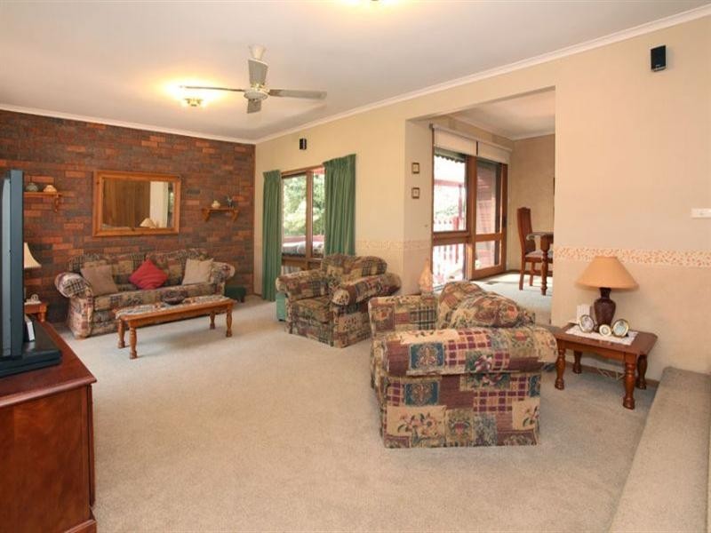 5 Darvell Close, Wheelers Hill VIC 3150