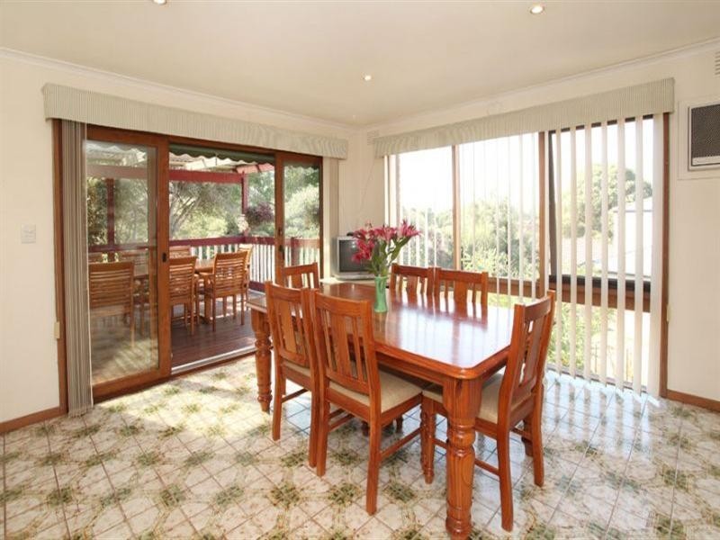 5 Darvell Close, Wheelers Hill VIC 3150