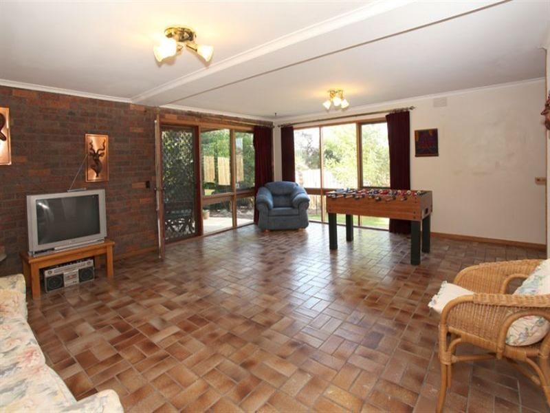 5 Darvell Close, Wheelers Hill VIC 3150