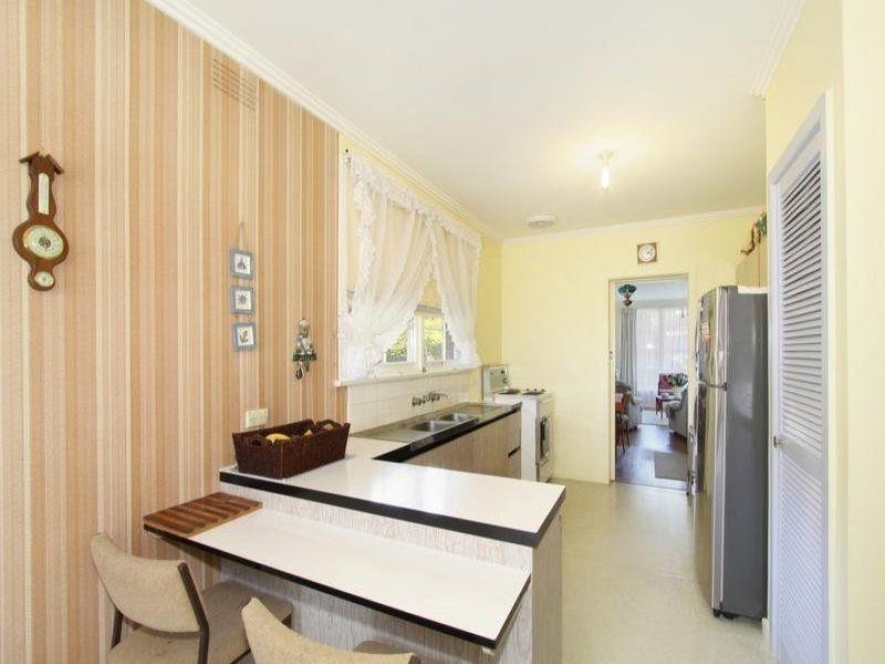 42 Risdon Drive, Notting Hill VIC 3168