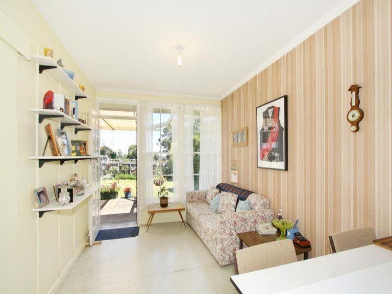 42 Risdon Drive, Notting Hill VIC 3168