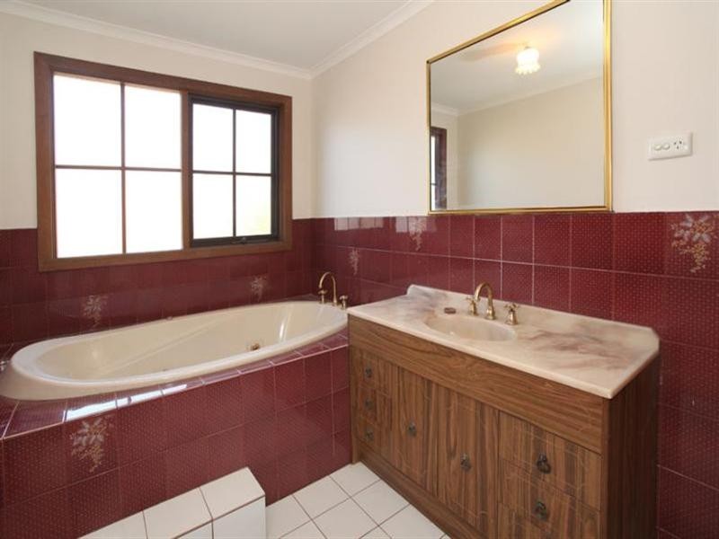 15 Harlingford Court, Wheelers Hill VIC 3150