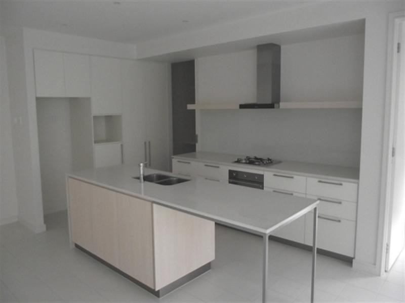 8 Edgbaston Way, Mulgrave VIC 3170
