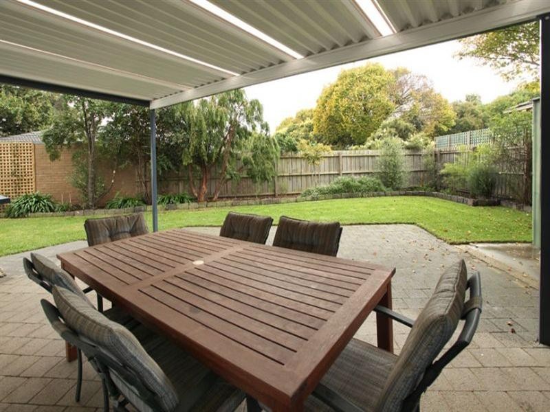 14 Emden Crescent, Mulgrave VIC 3170