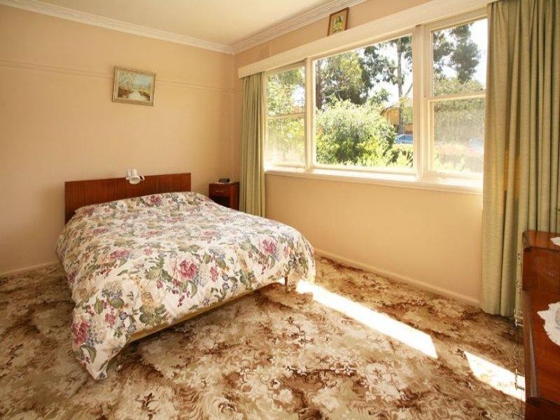 13 Aurisch Avenue, Glen Waverley VIC 3150