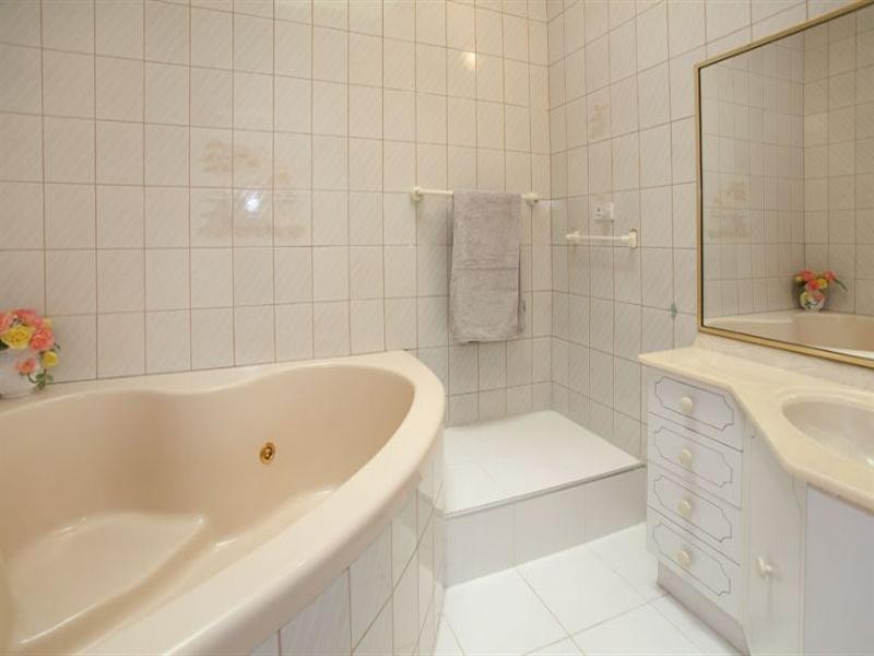 88 Whalley Drive, Wheelers Hill VIC 3150