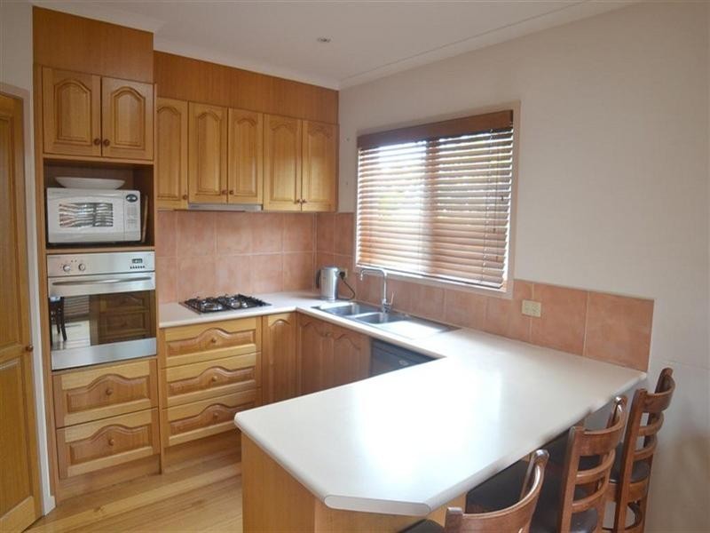 2/10 Renver Road, Clayton VIC 3168