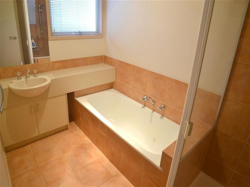 2/10 Renver Road, Clayton VIC 3168