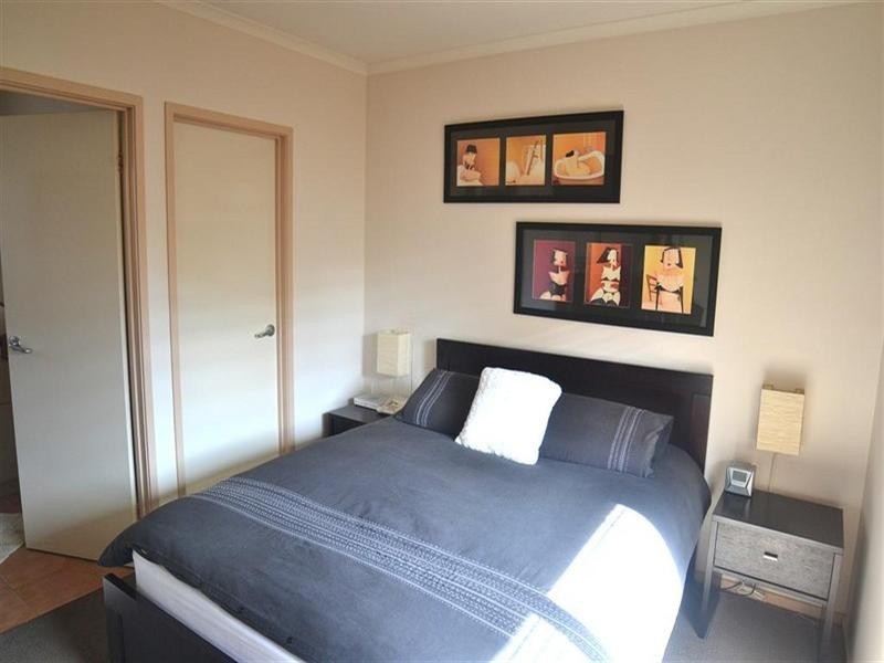 2/10 Renver Road, Clayton VIC 3168