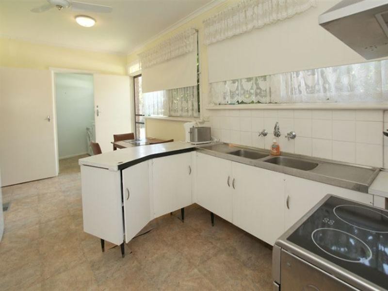 16 Hampstead Crescent, Glen Waverley VIC 3150