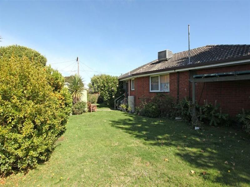 16 Hampstead Crescent, Glen Waverley VIC 3150