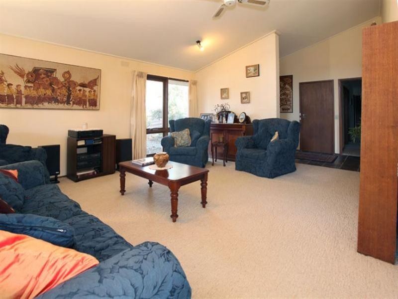 15 Compton Street, Glen Waverley VIC 3150