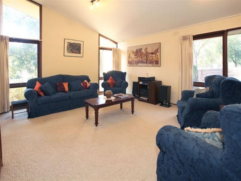 15 Compton Street, Glen Waverley VIC 3150