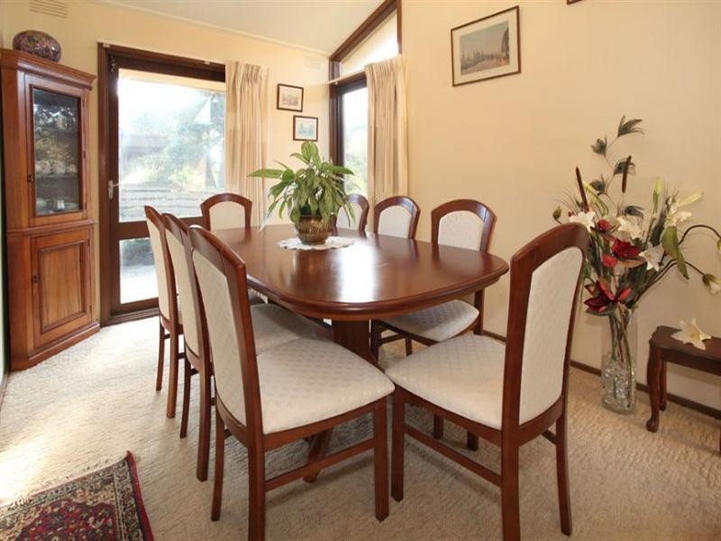 15 Compton Street, Glen Waverley VIC 3150