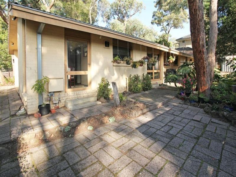 15 Compton Street, Glen Waverley VIC 3150