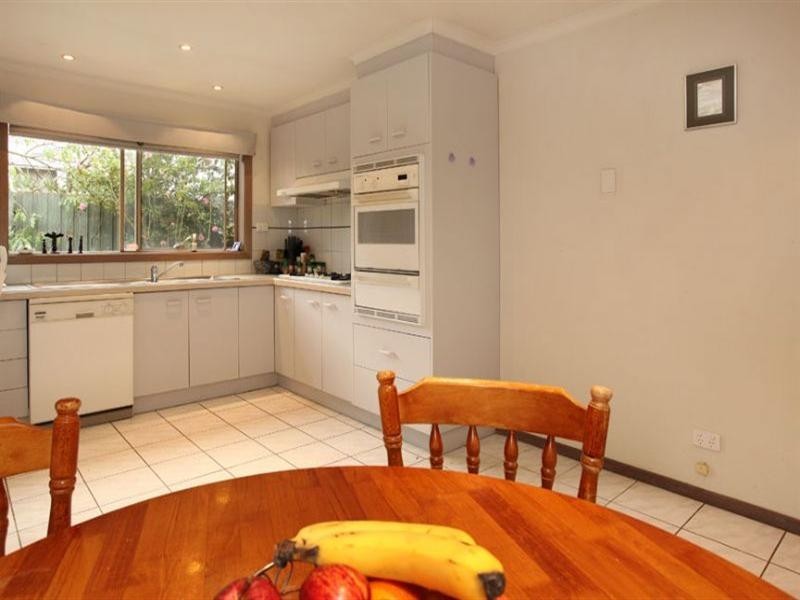 2/9 Myrtle Street, Glen Waverley VIC 3150