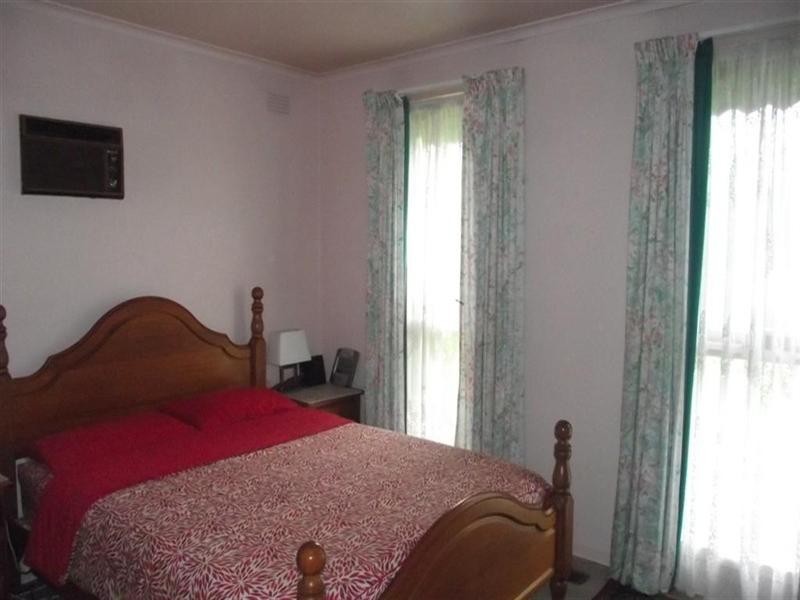 12 Gaynor Crescent, Glen Waverley VIC 3150