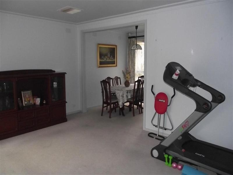 12 Gaynor Crescent, Glen Waverley VIC 3150