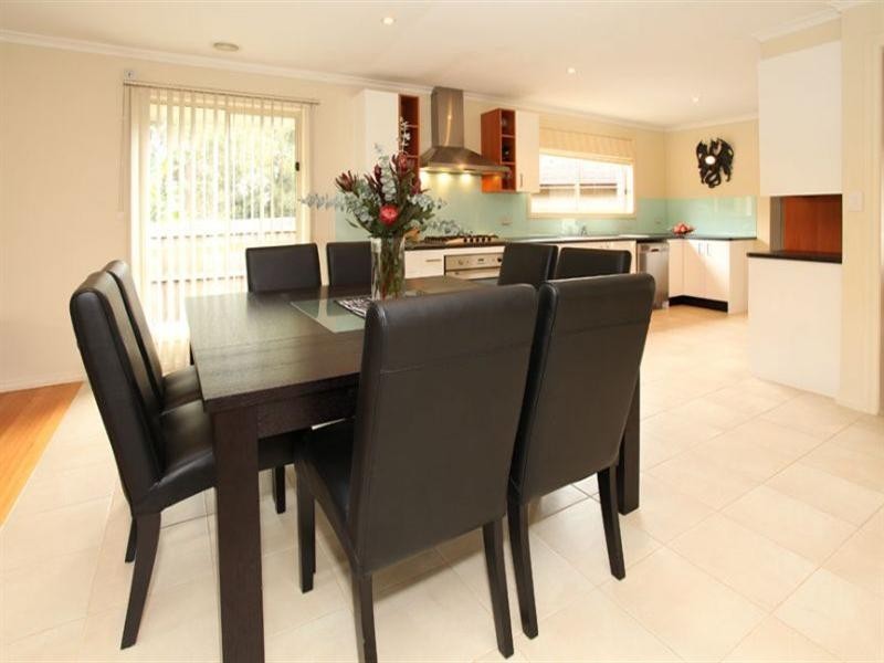 5 Streeton Court, Burwood East VIC 3151