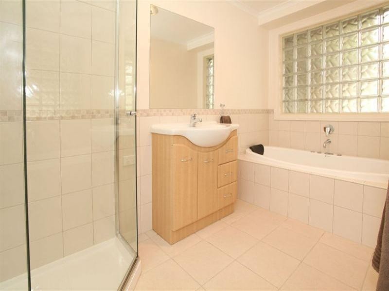 5 Streeton Court, Burwood East VIC 3151