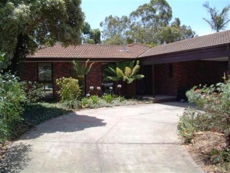 15 Chapman Boulevard, Glen Waverley VIC 3150