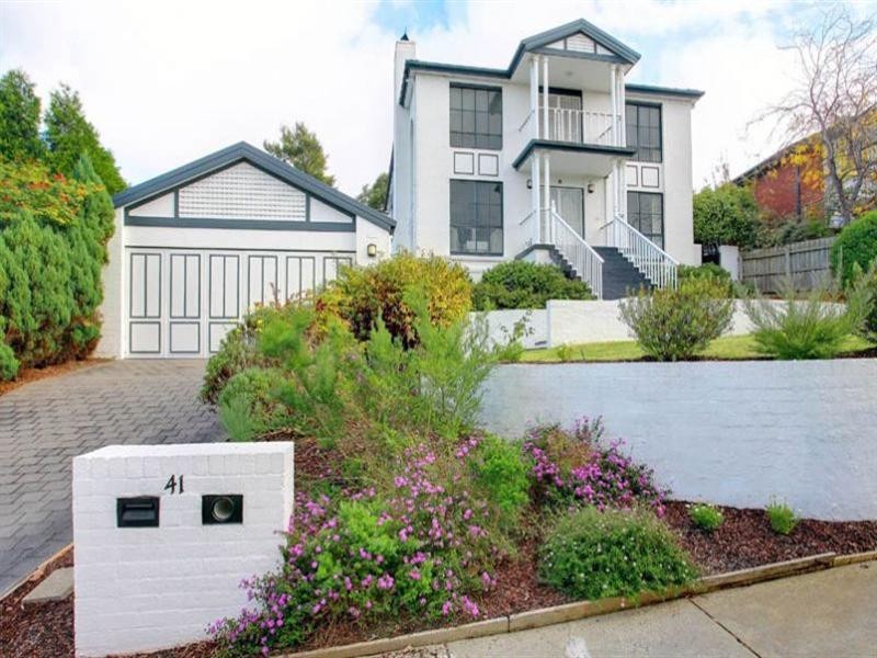 41 Garnett Road, Wheelers Hill VIC 3150