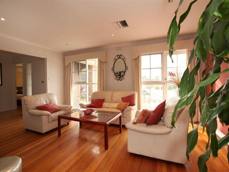 54 Golden Grove, Glen Waverley VIC 3150