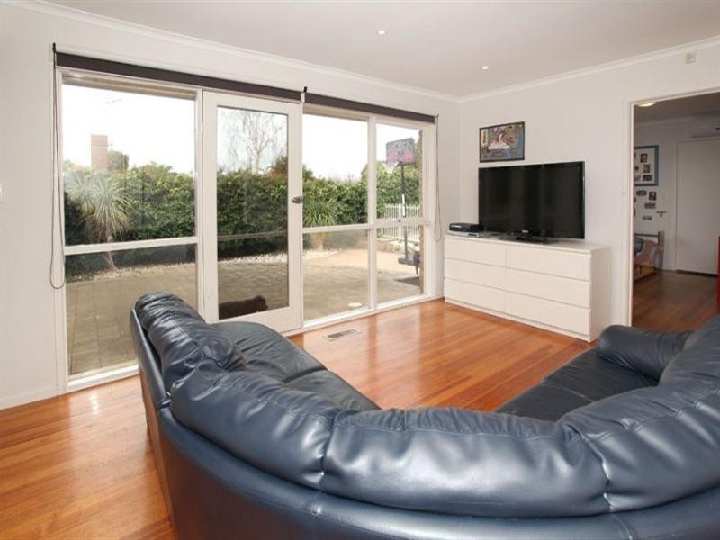 54 Golden Grove, Glen Waverley VIC 3150