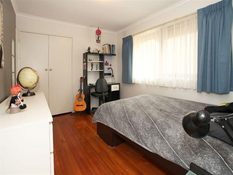 54 Golden Grove, Glen Waverley VIC 3150