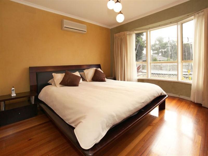 54 Golden Grove, Glen Waverley VIC 3150