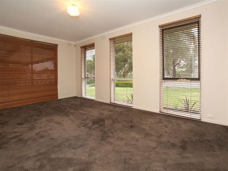9 Taunton Crescent, Scoresby VIC 3179