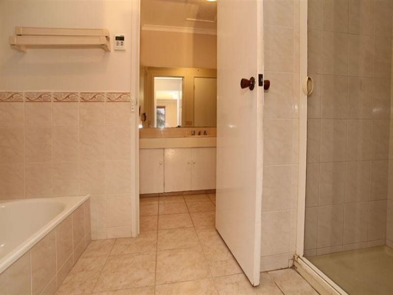 9 Taunton Crescent, Scoresby VIC 3179