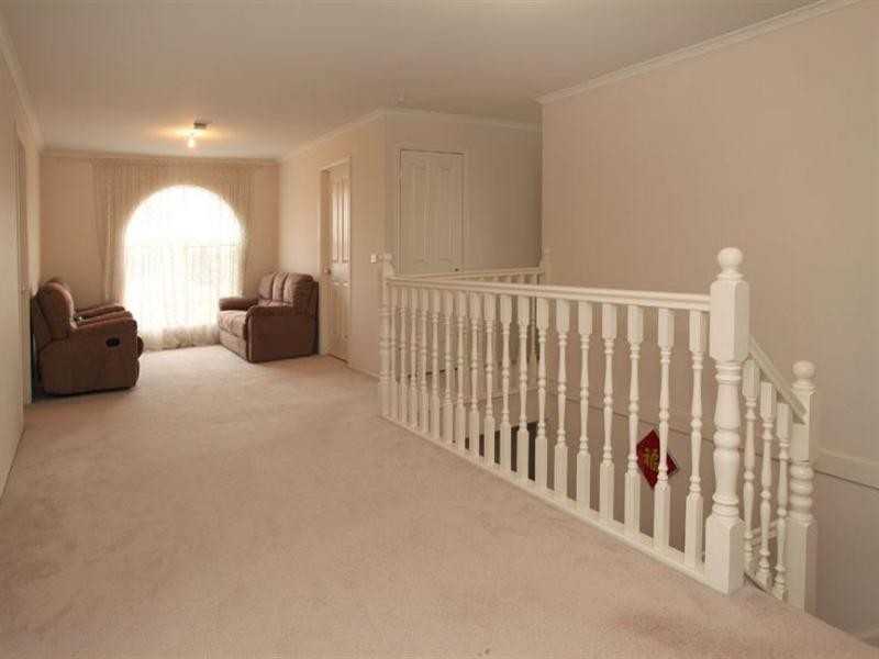 17 Lucy Hill Rise, Rowville VIC 3178