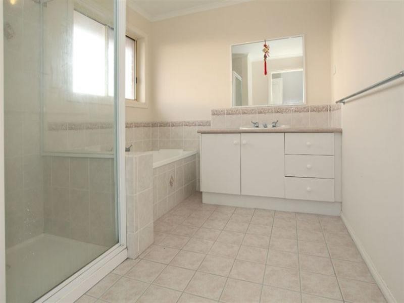 17 Lucy Hill Rise, Rowville VIC 3178