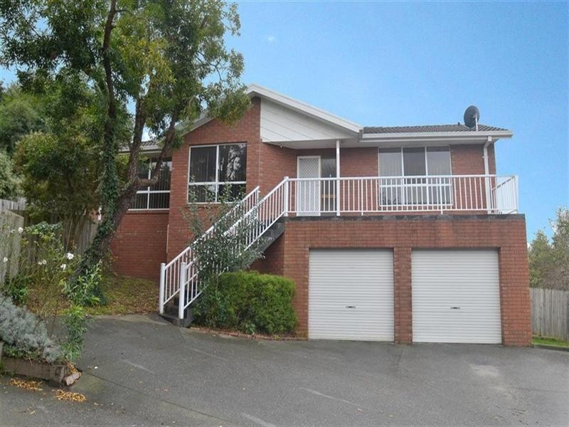 2/6 Rheanva Street, Berwick VIC 3806