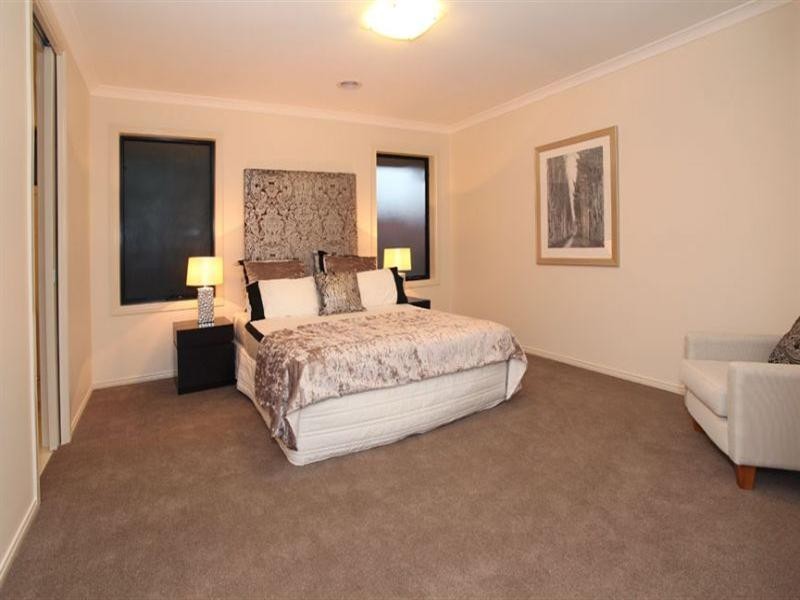 70 Lincoln Avenue, Glen Waverley VIC 3150