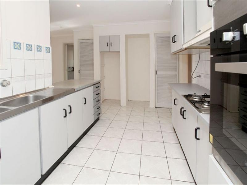 31 Radleigh Drive, Wheelers Hill VIC 3150