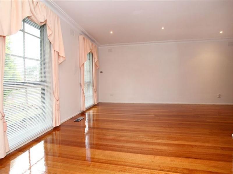 31 Radleigh Drive, Wheelers Hill VIC 3150