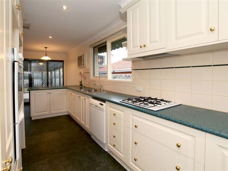 18 Bertrand Avenue, Mulgrave VIC 3170