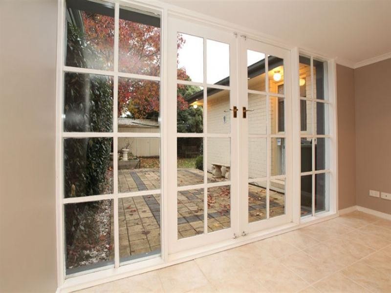 18 Bertrand Avenue, Mulgrave VIC 3170