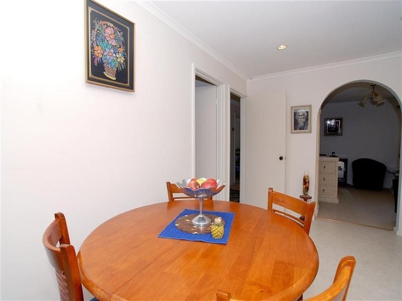 95 King Arthur Drive, Glen Waverley VIC 3150