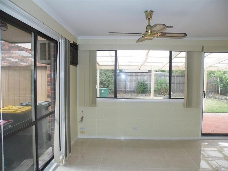 95 King Arthur Drive, Glen Waverley VIC 3150