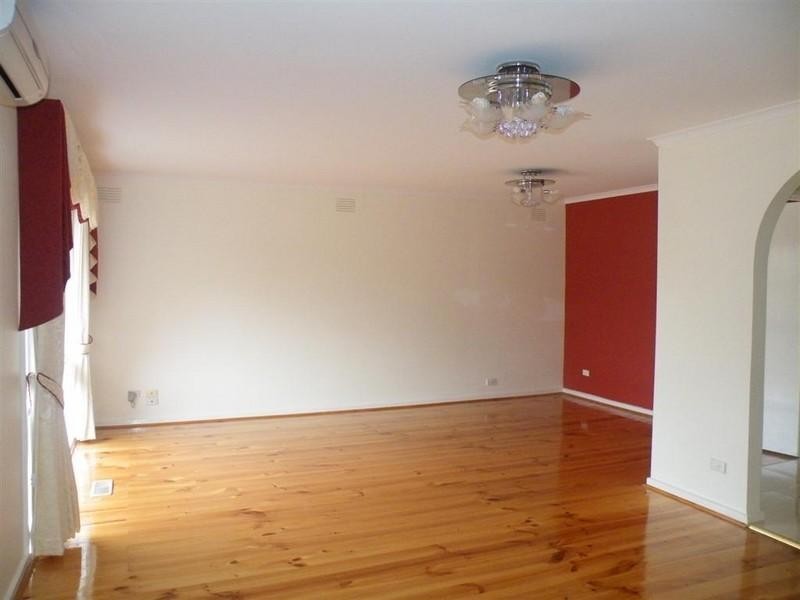 95 King Arthur Drive, Glen Waverley VIC 3150