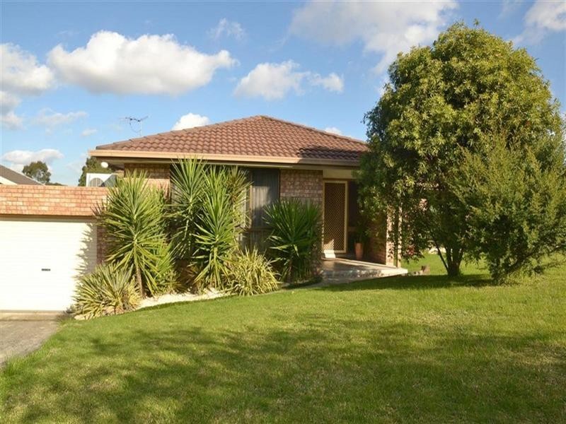 1/4 Moonstone Court, Wheelers Hill VIC 3150