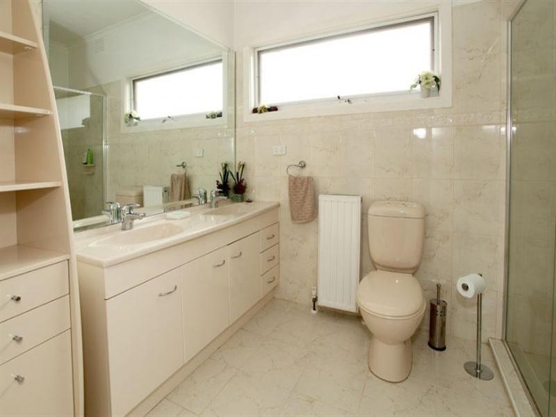 9 Castle Close, Glen Waverley VIC 3150